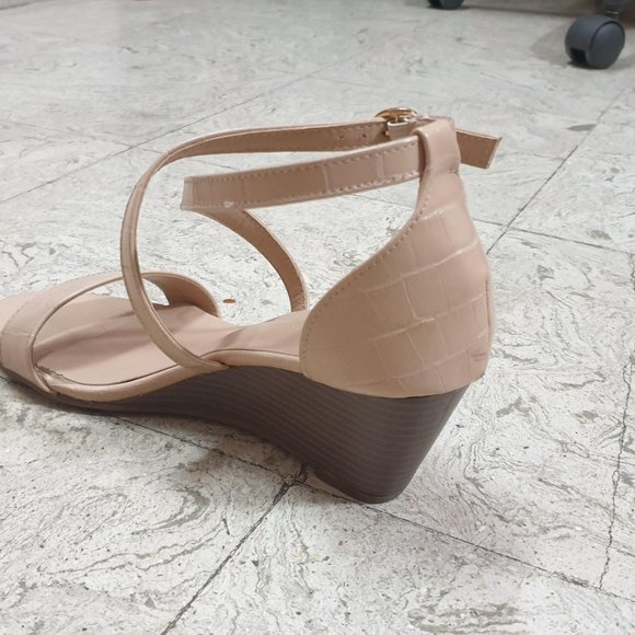 Women Beige Croc Textured Mid-Top Wedges Heels - Picture 2 of 9